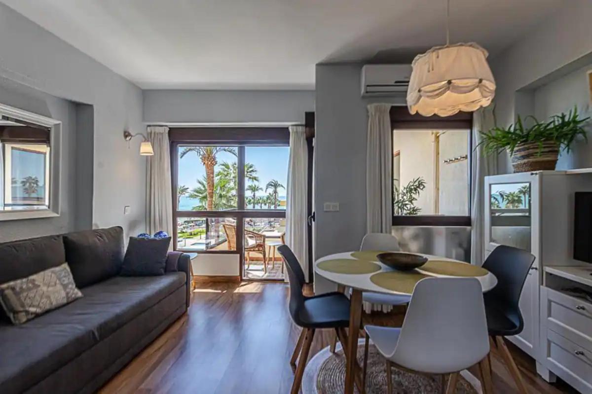 Encantador Apartamento En Primera Linea De Playa Benalmádena Eksteriør billede
