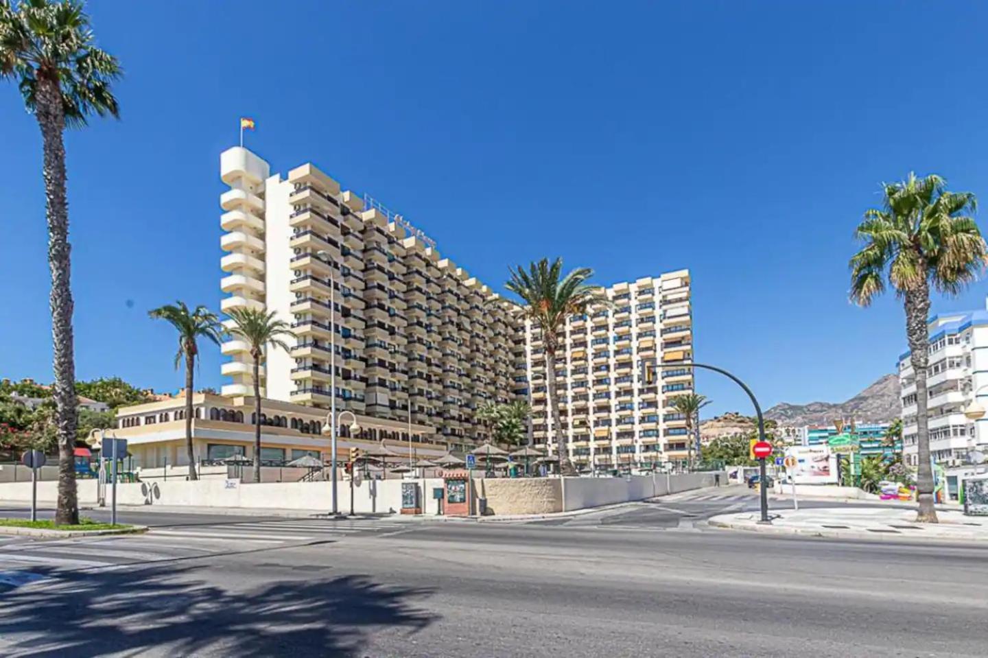 Encantador Apartamento En Primera Linea De Playa Benalmádena Eksteriør billede