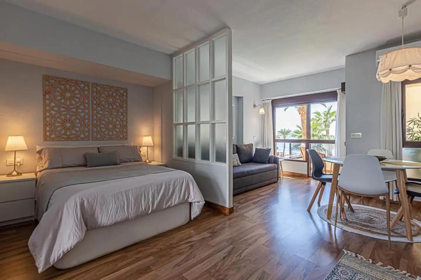 Encantador Apartamento En Primera Linea De Playa Benalmádena Eksteriør billede